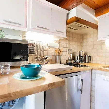 Apartment Charming Little Studio Typical Of The Old Town In The Center Antibes